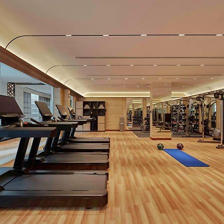 Hilton Bangalore Embassy Golflinks Экстерьер фото